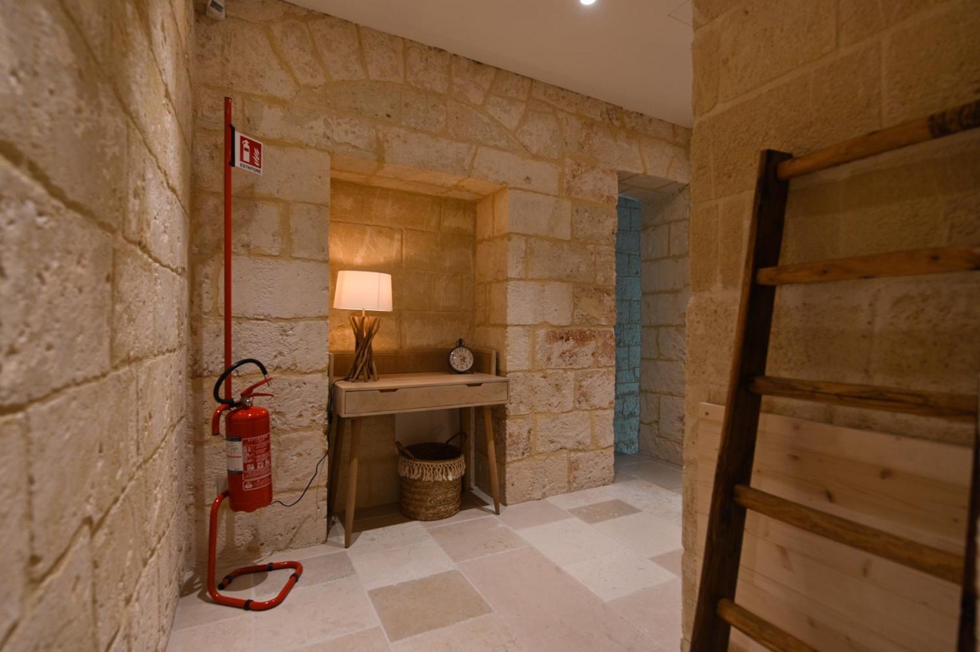 バーリ Palazzo Momi Bed & Breakfast エクステリア 写真
